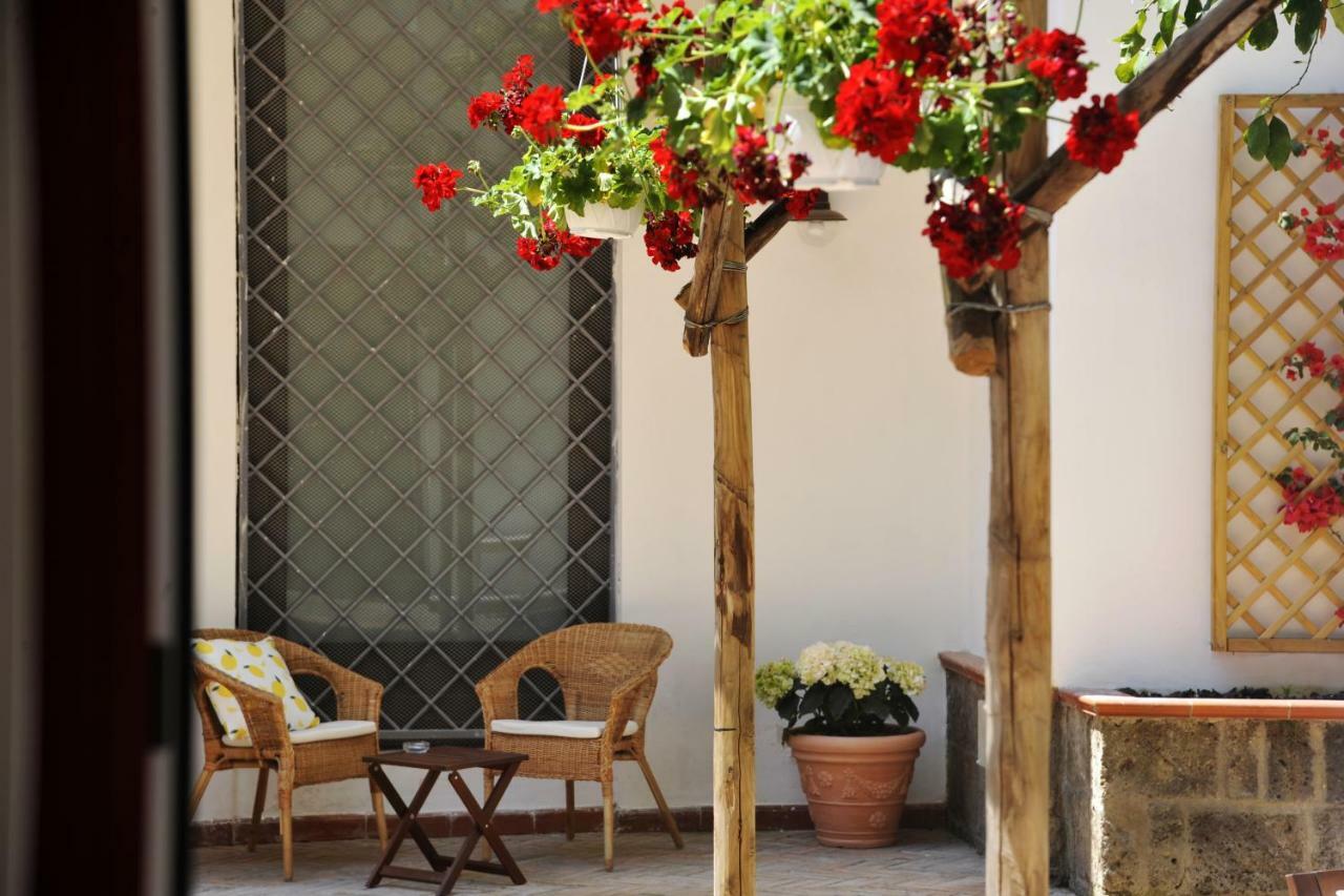 Secret Garden Apartment Кастелламмаре-ді-Стабія Екстер'єр фото